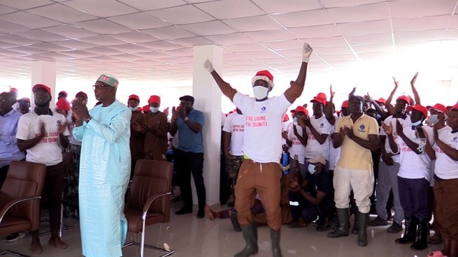 Tension à Tamou Fishing International de Diamniadio : Plus de 100 emplois directs menacés, près de 15 000 postes saisonniers en péril Tension à Tamou Fishing International de Diamniadio : Plus de 100 emplois directs menacés, près de 15 000 postes saisonniers en péril