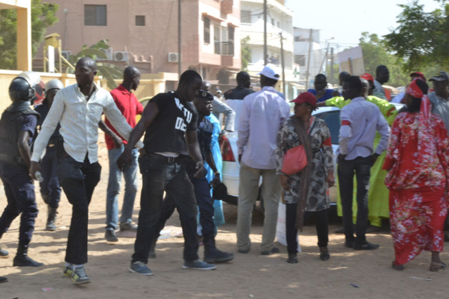 Rassemblement contre l'homosexualité à la Place de l'Obélisque : Les 11 manifestants arrêtés ont été libérés Rassemblement contre l'homosexualité à la Place de l'Obélisque : Les 11 manifestants arrêtés ont été libérés