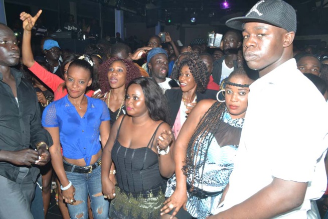 DAKAR WEEK: Pape Diouf met le feu au BLOOWY et vous donne rendez-vous ce dimanche au Baramundi. Regardez DAKAR WEEK: Pape Diouf met le feu au BLOOWY et vous donne rendez-vous ce dimanche au Baramundi. Regardez