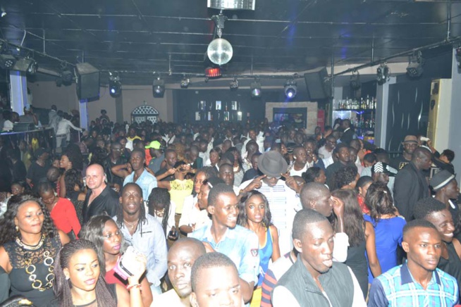 DAKAR WEEK: Pape Diouf met le feu au BLOOWY et vous donne rendez-vous ce dimanche au Baramundi. Regardez DAKAR WEEK: Pape Diouf met le feu au BLOOWY et vous donne rendez-vous ce dimanche au Baramundi. Regardez