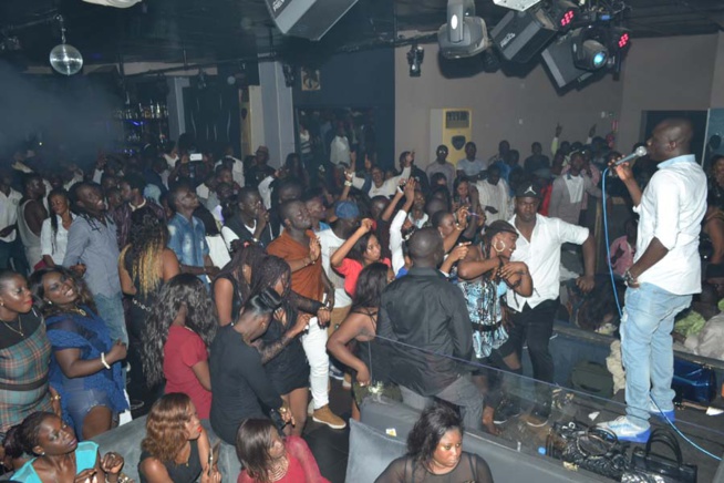 DAKAR WEEK: Pape Diouf met le feu au BLOOWY et vous donne rendez-vous ce dimanche au Baramundi. Regardez DAKAR WEEK: Pape Diouf met le feu au BLOOWY et vous donne rendez-vous ce dimanche au Baramundi. Regardez