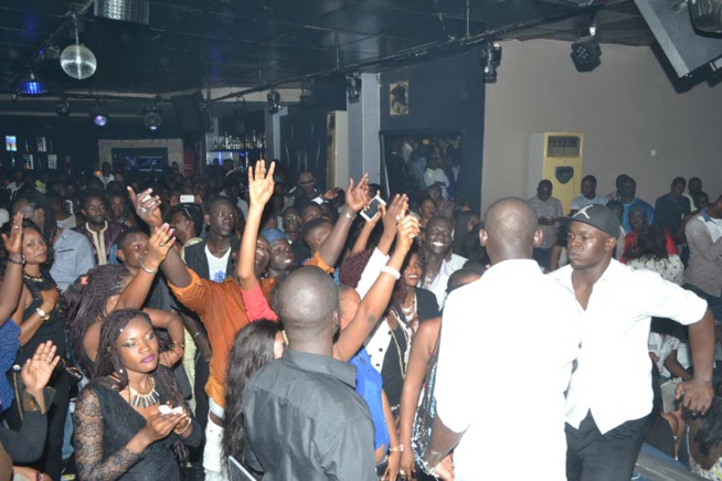 DAKAR WEEK: Pape Diouf met le feu au BLOOWY et vous donne rendez-vous ce dimanche au Baramundi. Regardez DAKAR WEEK: Pape Diouf met le feu au BLOOWY et vous donne rendez-vous ce dimanche au Baramundi. Regardez