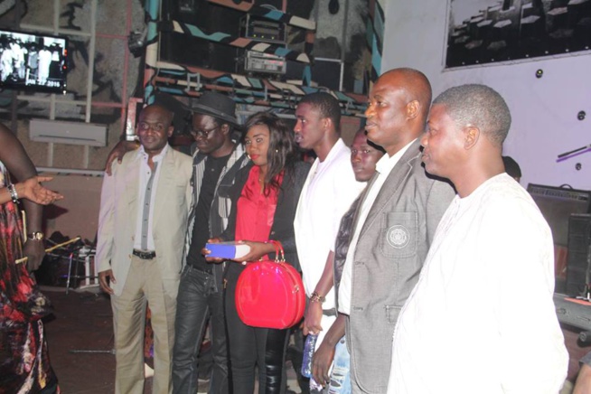 Papis NIANG Art BI Managemen a été Honoré hier au Penc Mi par l'observatoire de la musique et des Arts du Sénégal ( OMART) Papis NIANG Art BI Managemen a été Honoré hier au Penc Mi par l'observatoire de la musique et des Arts du Sénégal ( OMART)