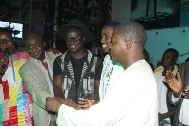 Papis NIANG Art BI Managemen a été Honoré hier au Penc Mi par l'observatoire de la musique et des Arts du Sénégal ( OMART) Papis NIANG Art BI Managemen a été Honoré hier au Penc Mi par l'observatoire de la musique et des Arts du Sénégal ( OMART)