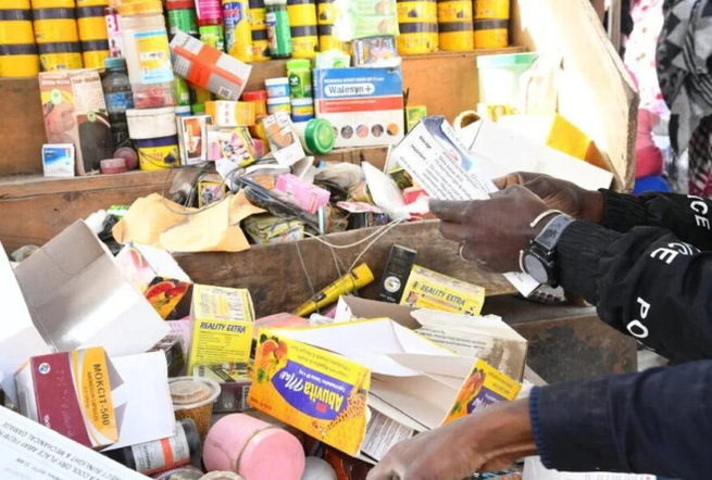 Inspection à Kaolack : l’Arp saisit 80 kg de médicaments de qualité inférieure Inspection à Kaolack : l’Arp saisit 80 kg de médicaments de qualité inférieure