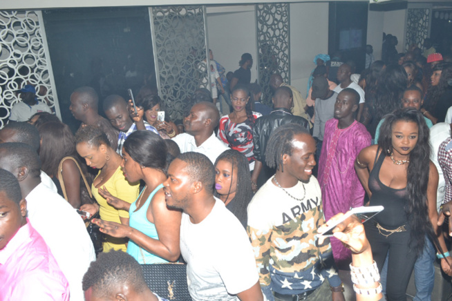 Pape Diouf explose comme d'habitude le Baramundi. Regardez Pape Diouf explose comme d'habitude le Baramundi. Regardez