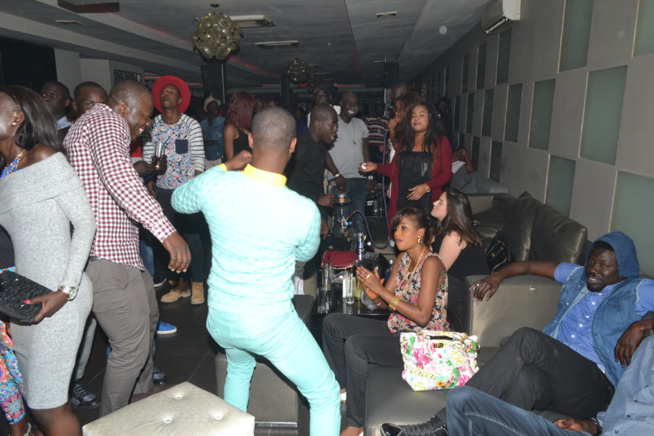 Pape Diouf explose comme d'habitude le Baramundi. Regardez Pape Diouf explose comme d'habitude le Baramundi. Regardez