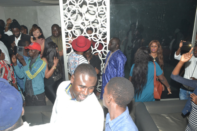 Pape Diouf explose comme d'habitude le Baramundi. Regardez Pape Diouf explose comme d'habitude le Baramundi. Regardez