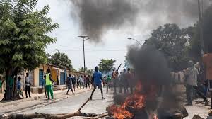 Bambilor : Affrontements entre forces de l’ordre et habitants, 15 personnes arrêtées Bambilor : Affrontements entre forces de l’ordre et habitants, 15 personnes arrêtées
