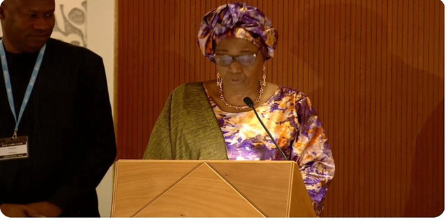 L’OMS CÉLÈBRE LE PROFESSEUR AWA MARIE COLL SECK L’OMS CÉLÈBRE LE PROFESSEUR AWA MARIE COLL SECK