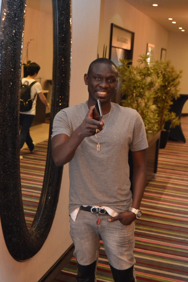 Le chanteur Pape Diouf se lance dans l'habillement avec sa nouvelle marque PDG pour bientôt. Le chanteur Pape Diouf se lance dans l'habillement avec sa nouvelle marque PDG pour bientôt.