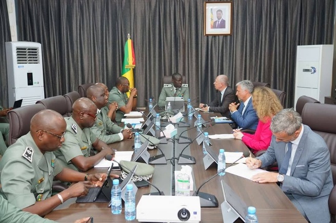 Coopération douanière : Une délégation des Douanes françaises reçue à la DGD Coopération douanière : Une délégation des Douanes françaises reçue à la DGD