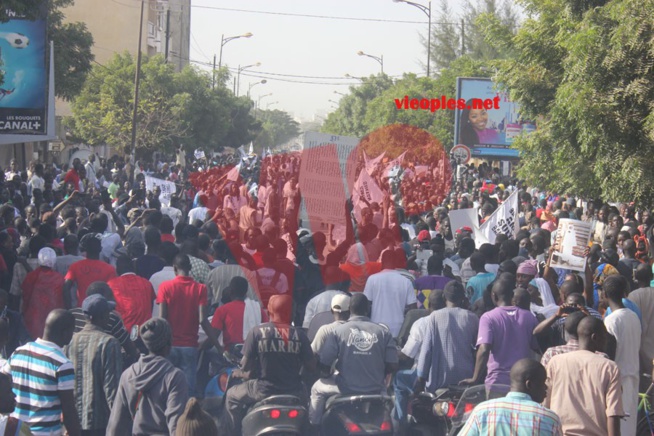 Manifestation anti-Jeune Afrique à la mosquée Massalikul Jinane à Dakar (images)