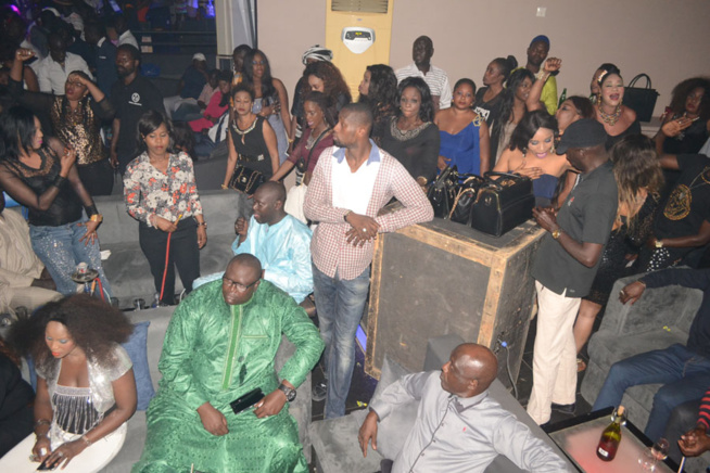 BLOOWY: Pape Diouf toujours au sommet de son art quand les fans en demandent.Rendez-vous ce dimanche au Baramundi. BLOOWY: Pape Diouf toujours au sommet de son art quand les fans en demandent.Rendez-vous ce dimanche au Baramundi.