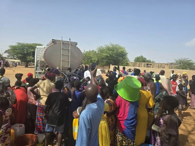 Gouye Mbeuth (Louga): 18 jours sans eau, la population à bout Gouye Mbeuth (Louga): 18 jours sans eau, la population à bout