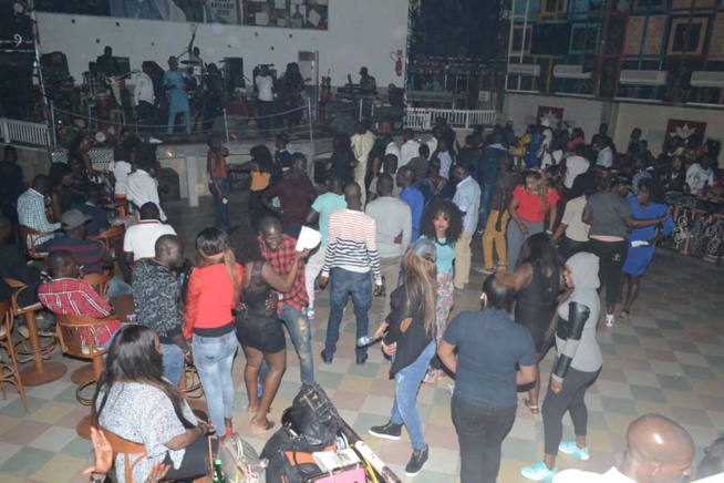 Revivez en ambiance le show de Keba Seck au Penc Mi. Revivez en ambiance le show de Keba Seck au Penc Mi.