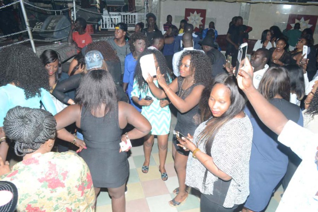 Revivez en ambiance le show de Keba Seck au Penc Mi. Revivez en ambiance le show de Keba Seck au Penc Mi.