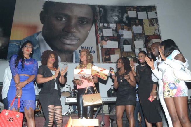 Revivez en ambiance le show de Keba Seck au Penc Mi. Revivez en ambiance le show de Keba Seck au Penc Mi.