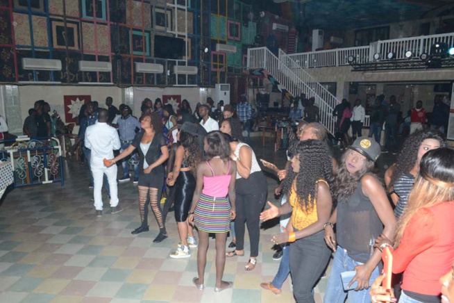 Revivez en ambiance le show de Keba Seck au Penc Mi. Revivez en ambiance le show de Keba Seck au Penc Mi.