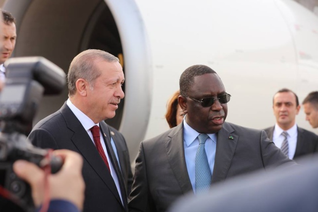 Macky Sall « vend » l’aéroport Blaise Diagne aux Turcs Macky Sall « vend » l’aéroport Blaise Diagne aux Turcs