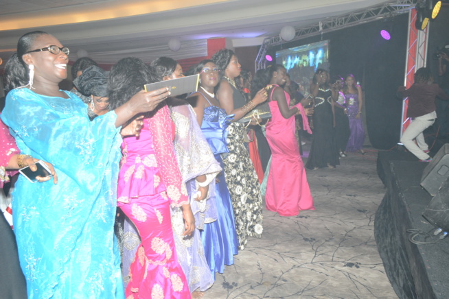 Gala Oscar de l' Innovation avec la RTS, Pape Diouf chauffe le publique au King Fhad Place. Gala Oscar de l' Innovation avec la RTS, Pape Diouf chauffe le publique au King Fhad Place.