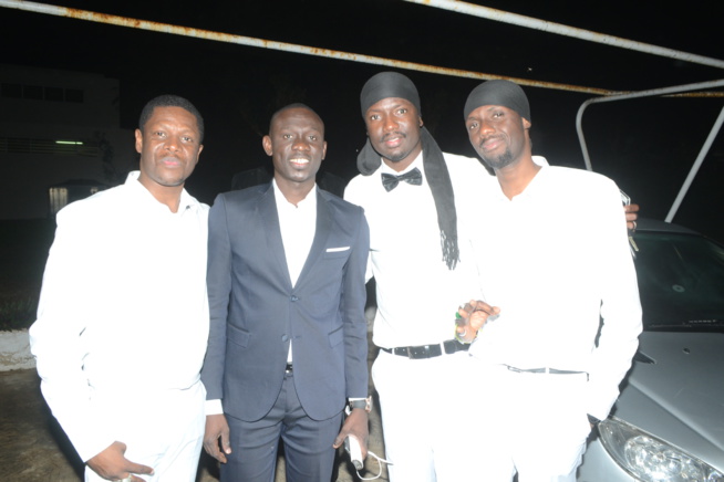 Gala Oscar de l' Innovation avec la RTS, Pape Diouf chauffe le publique au King Fhad Place. Gala Oscar de l' Innovation avec la RTS, Pape Diouf chauffe le publique au King Fhad Place.