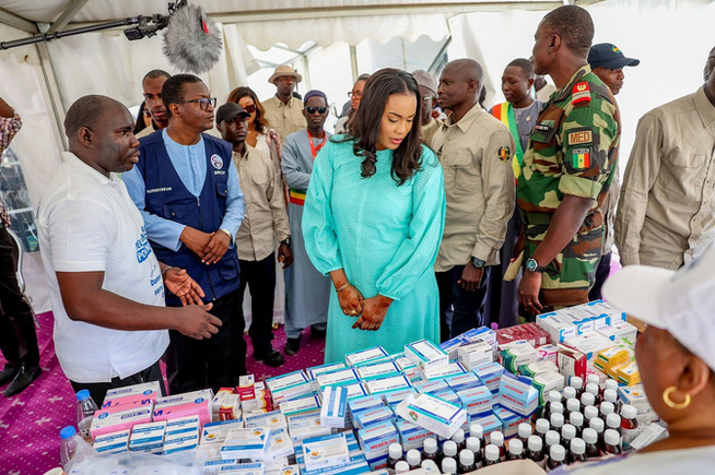 Pèlerinage de Popenguine 2025 : La Première Dame, Absa Faye, en soutien aux pèlerins, avec des actions solidaires et sanitaires Pèlerinage de Popenguine 2025 : La Première Dame, Absa Faye, en soutien aux pèlerins, avec des actions solidaires et sanitaires