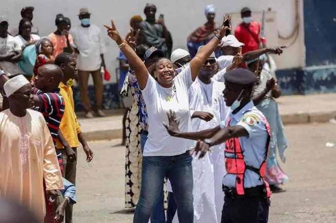 SAINT-LOUIS Un accueil glacial pour le jeune « impopulaire » SAINT-LOUIS Un accueil glacial pour le jeune « impopulaire »