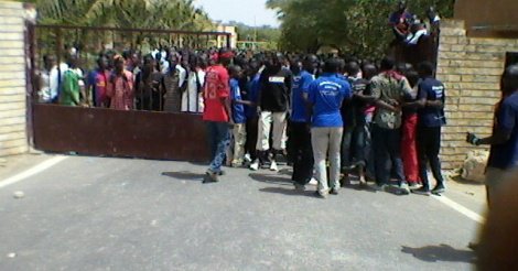 Saint-Louis : Un étudiant de l’Ugb et un ouvrier agricole inculpés pour le meurtre d'un enseignant Saint-Louis : Un étudiant de l’Ugb et un ouvrier agricole inculpés pour le meurtre d'un enseignant