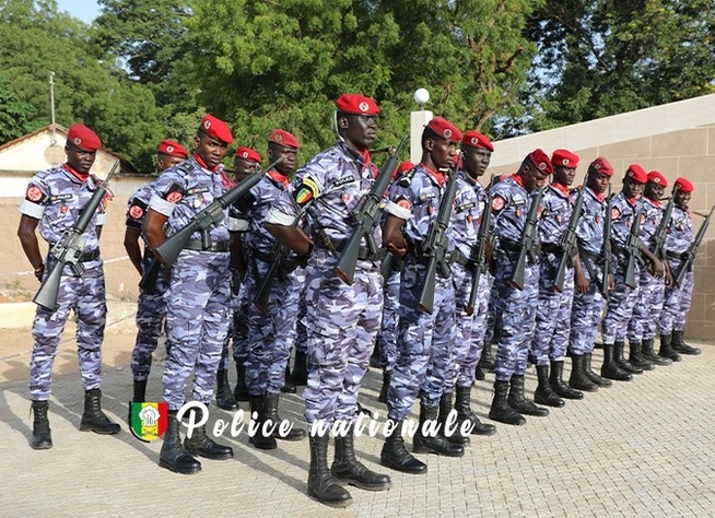 Thiès : La Police et les écoliers réunis autour des couleurs nationales