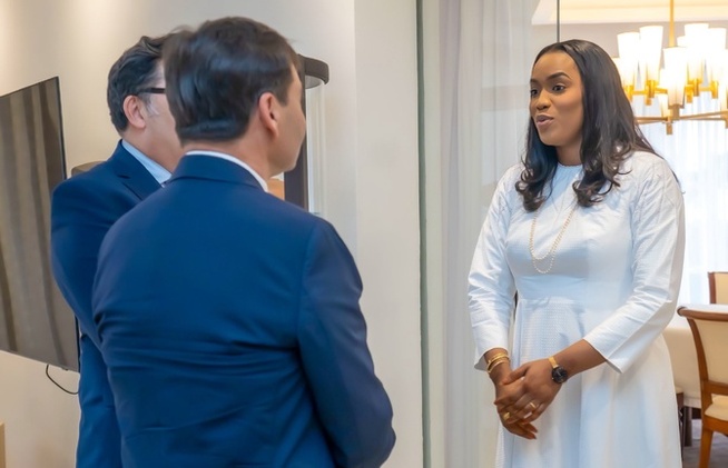 Rencontre avec le PAM et l’UNICEF : La Première Dame, Mme Absa Faye, s’engage pour un avenir plus solidaire Rencontre avec le PAM et l’UNICEF : La Première Dame, Mme Absa Faye, s’engage pour un avenir plus solidaire