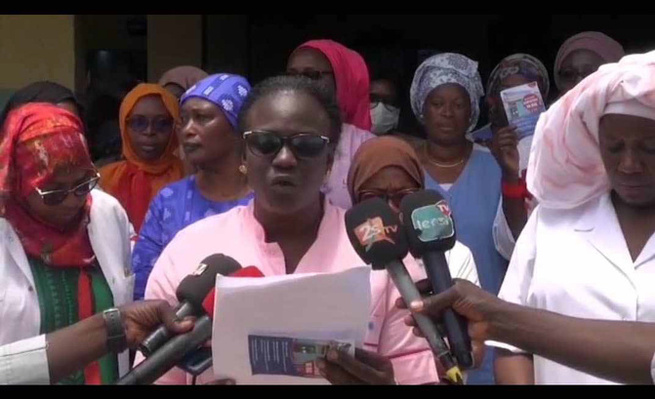 Centre de santé BTD de Pikine : Le personnel de santé rue dans les brancards et exige un meilleur traitement Centre de santé BTD de Pikine : Le personnel de santé rue dans les brancards et exige un meilleur traitement