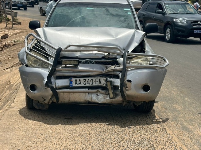 Rond-Point Sedima : Un accident fait deux blessés Rond-Point Sedima : Un accident fait deux blessés