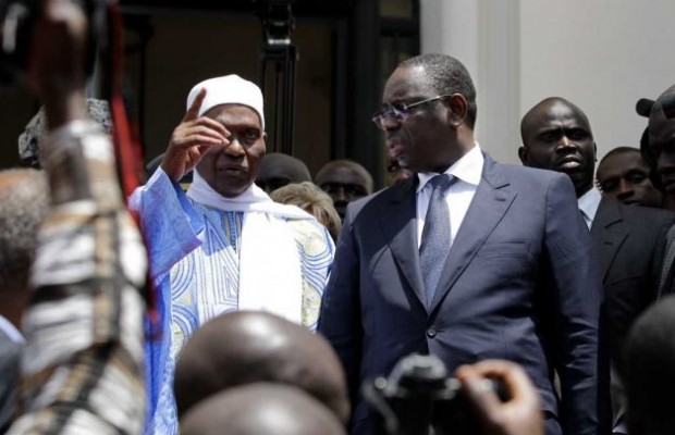 Wade contre-attaque : “Macky a été Français, aurait acquis la nationalité américaine Wade contre-attaque : “Macky a été Français, aurait acquis la nationalité américaine
