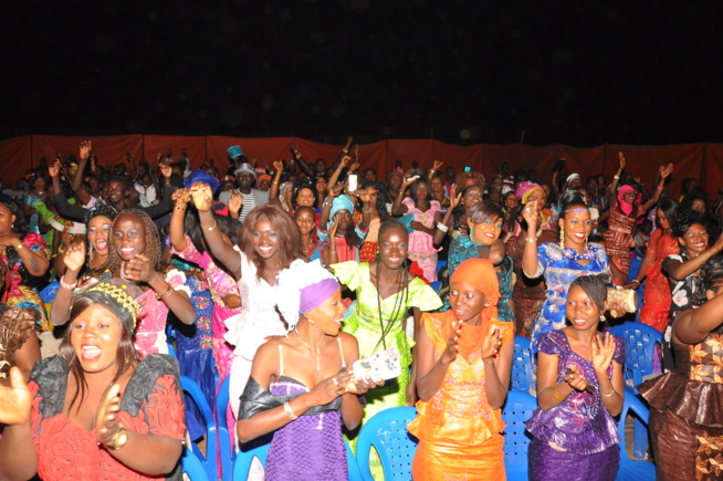 La population de Velingara féte la St Valentin avec le leader de la génération consciente Pape Diouf. Regarde La population de Velingara féte la St Valentin avec le leader de la génération consciente Pape Diouf. Regarde