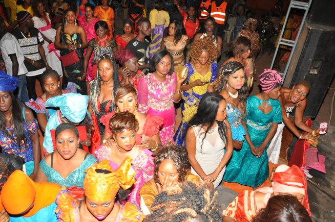 La population de Velingara féte la St Valentin avec le leader de la génération consciente Pape Diouf. Regarde La population de Velingara féte la St Valentin avec le leader de la génération consciente Pape Diouf. Regarde