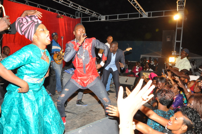 La population de Velingara féte la St Valentin avec le leader de la génération consciente Pape Diouf. Regarde La population de Velingara féte la St Valentin avec le leader de la génération consciente Pape Diouf. Regarde