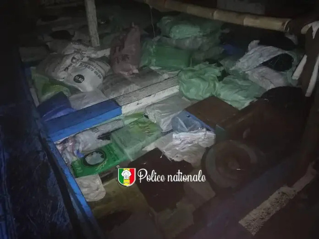 Saisie de 22 tonnes de poulet de contrebande au large de Joal Saisie de 22 tonnes de poulet de contrebande au large de Joal