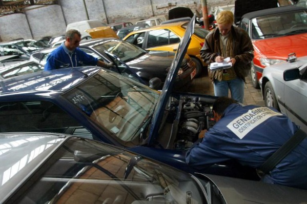 Enquête sur les voitures de luxes volées en Europe : Interpol dépêche six enquêteurs à Dakar Enquête sur les voitures de luxes volées en Europe : Interpol dépêche six enquêteurs à Dakar