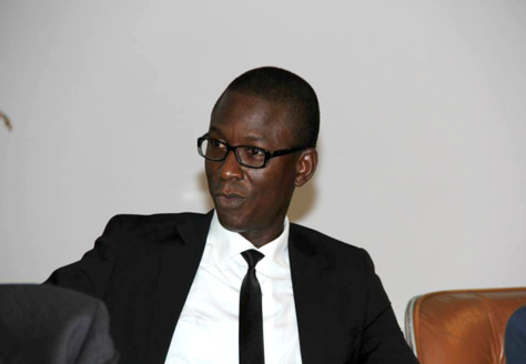Mandat : Primauté du septennat « Constitutionnel » sur le quinquennat « Présidentiel », la meute et les lâches ! - Par Alioune Badara Niang Mandat : Primauté du septennat « Constitutionnel » sur le quinquennat « Présidentiel », la meute et les lâches ! - Par Alioune Badara Niang