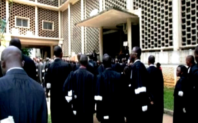 Justice, la crise persiste : le SYTJUST et l’UNTJ en grève de 72 heures à partir du 7 juillet Justice, la crise persiste : le SYTJUST et l’UNTJ en grève de 72 heures à partir du 7 juillet