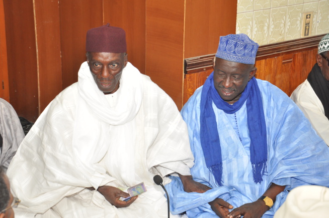 L'animatrice deWalf Tv, Sister Thiaba s'est pendue la cordre au cou de Mr Alioune Badara Ndiaye. Regardez L'animatrice deWalf Tv, Sister Thiaba s'est pendue la cordre au cou de Mr Alioune Badara Ndiaye. Regardez