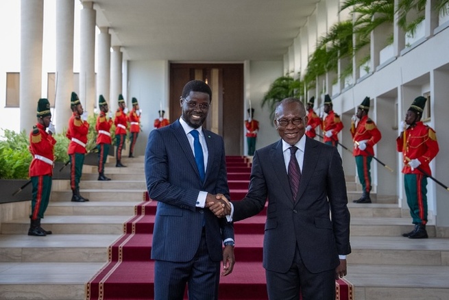 Rencontre au sommet à Cotonou : Bassirou Diomaye Faye et Patrice Talon pour une coopération renforcée Rencontre au sommet à Cotonou : Bassirou Diomaye Faye et Patrice Talon pour une coopération renforcée