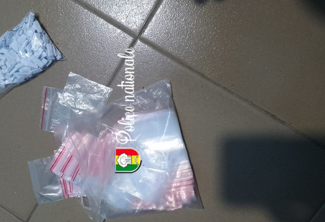 Lutte antidrogue : la Police arrête deux individus avec du Kush à Yeumbeul Lutte antidrogue : la Police arrête deux individus avec du Kush à Yeumbeul