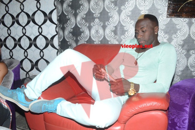 La danseuse Aida Dada toute heureuse avec son nouveau élu de coeur Tapha Nar Diop. La danseuse Aida Dada toute heureuse avec son nouveau élu de coeur Tapha Nar Diop.