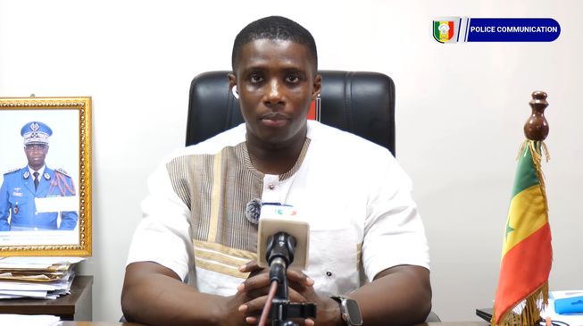 Interpellation du supposé 'kocc' : le Commissaire de police Pape Mamadou Djidjiack FAYE, chef de la DSC revient sur les faits. Interpellation du supposé 'kocc' : le Commissaire de police Pape Mamadou Djidjiack FAYE, chef de la DSC revient sur les faits.