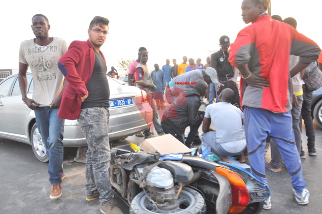 Grave accident entre une moto scooter et une voiture particuliére sur la VDN aujourd'hui. Grave accident entre une moto scooter et une voiture particuliére sur la VDN aujourd'hui.