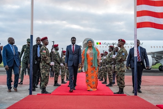 Bassirou Diomaye Faye à Monrovia pour le 178e anniversaire du Libéria : Les images d'un accueil chaleureux Bassirou Diomaye Faye à Monrovia pour le 178e anniversaire du Libéria : Les images d'un accueil chaleureux