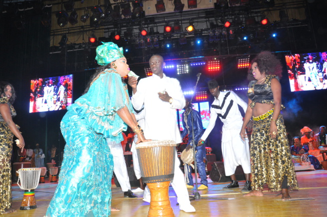 Grande nuit des "laobés": Pape Diouf honoré, le grand théâtre affiche son plein. Grande nuit des "laobés": Pape Diouf honoré, le grand théâtre affiche son plein.