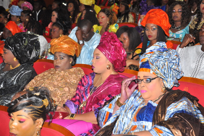 Grande nuit des "laobés": Pape Diouf honoré, le grand théâtre affiche son plein. Grande nuit des "laobés": Pape Diouf honoré, le grand théâtre affiche son plein.
